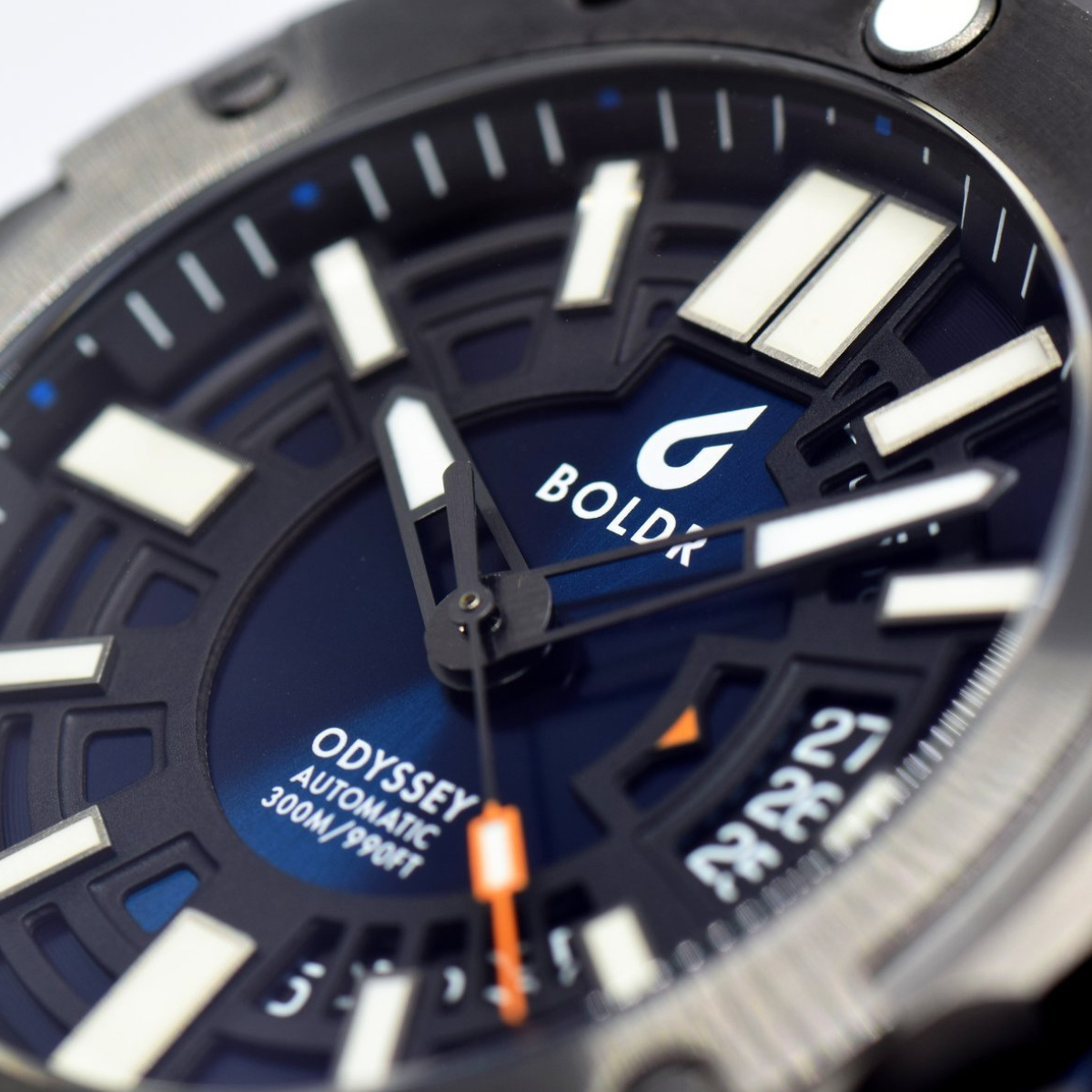 BOLDR Odyssey Carbon Blue - Red Army Watches