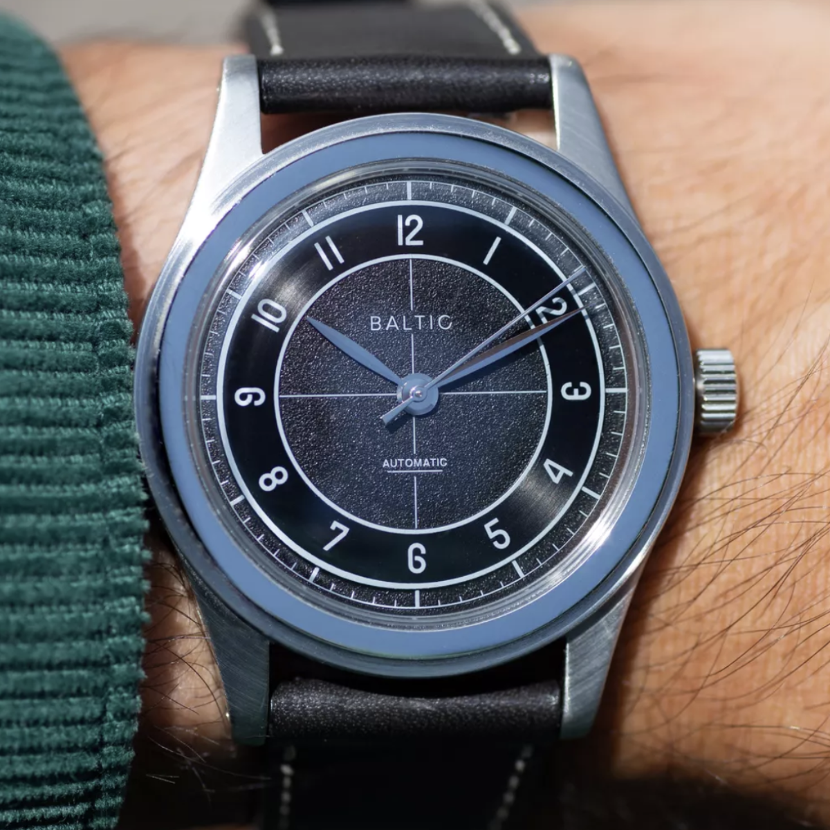 BALTIC HMS 002 BLACK (STITCH GREEN) - Red Army Watches