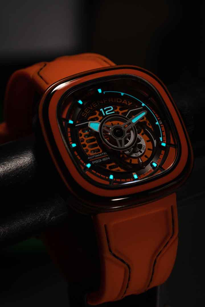 SEVENFRIDAY PS3/03 "CCO" - Red Army Watches