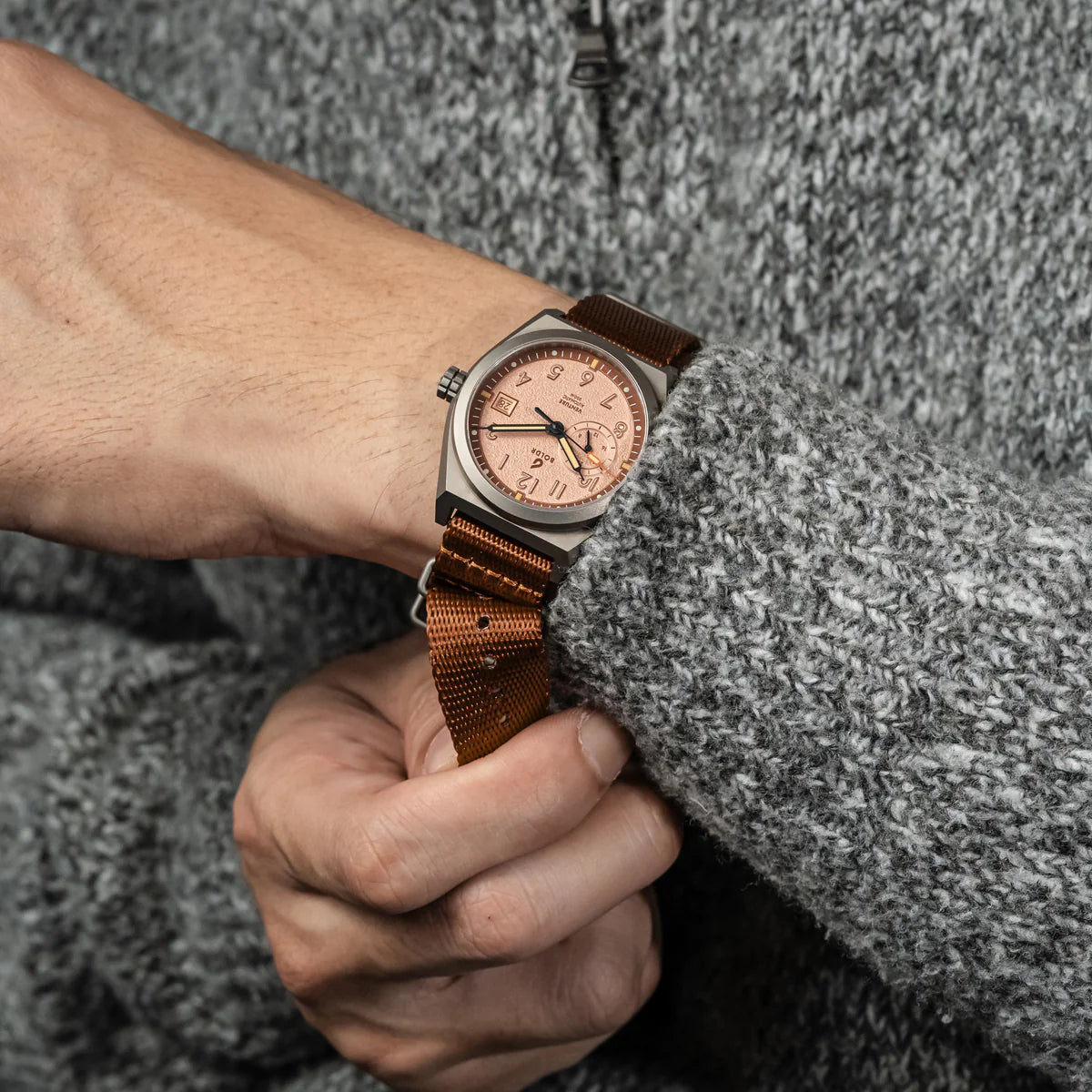 BOLDR Venture Wayfarer Sierra - Red Army Watches