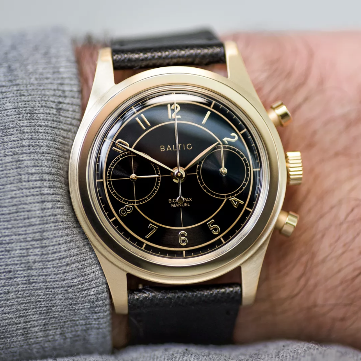 BALTIC BICOMPAX 002 GOLD PVD (STITCHED SAFFIANO BLACK) - Red Army Watches