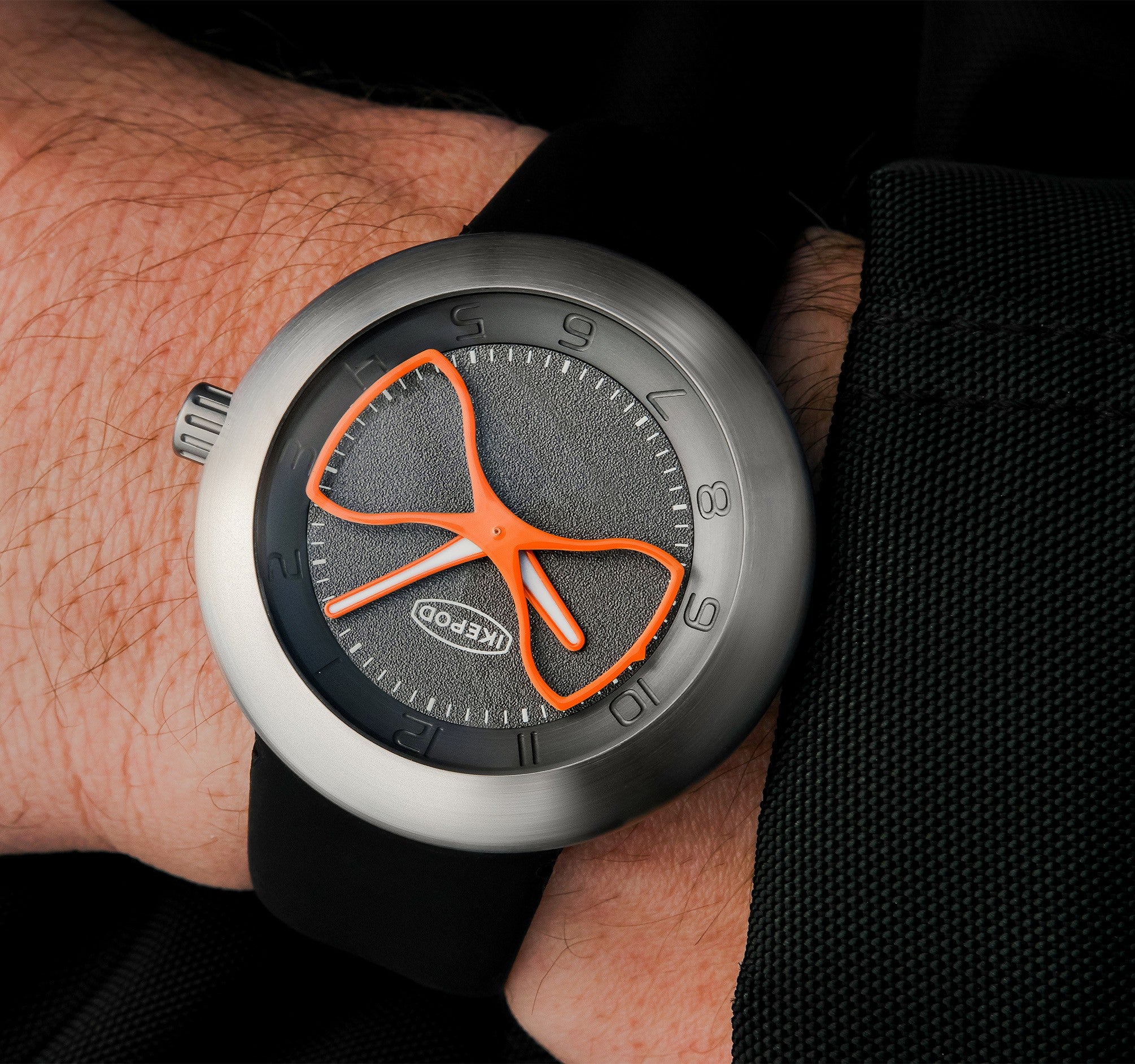 IKEPOD Megapod ROB Hour Glass - Red Army Watches