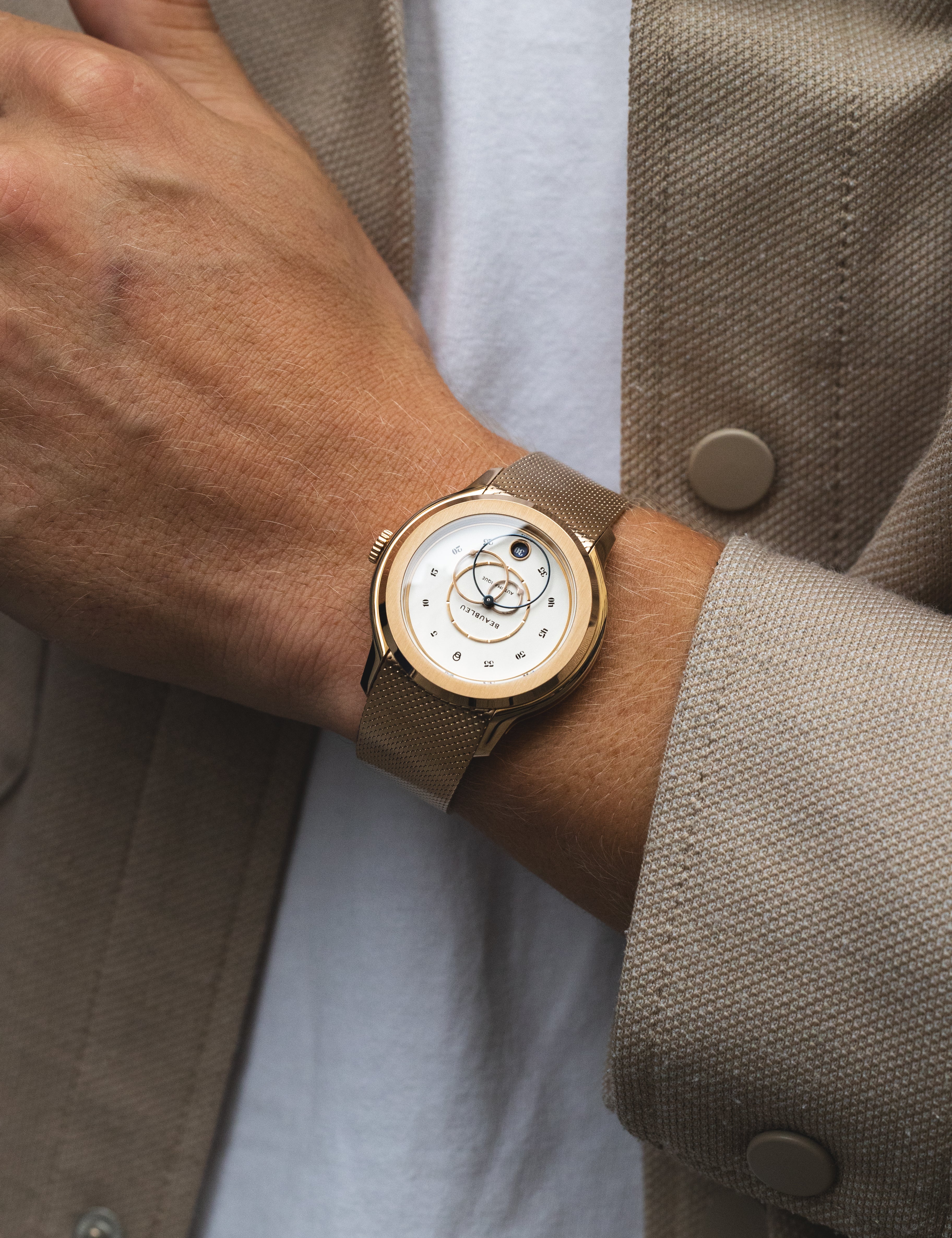 BEAUBLEU Ecce Lys Cognac - Red Army Watches