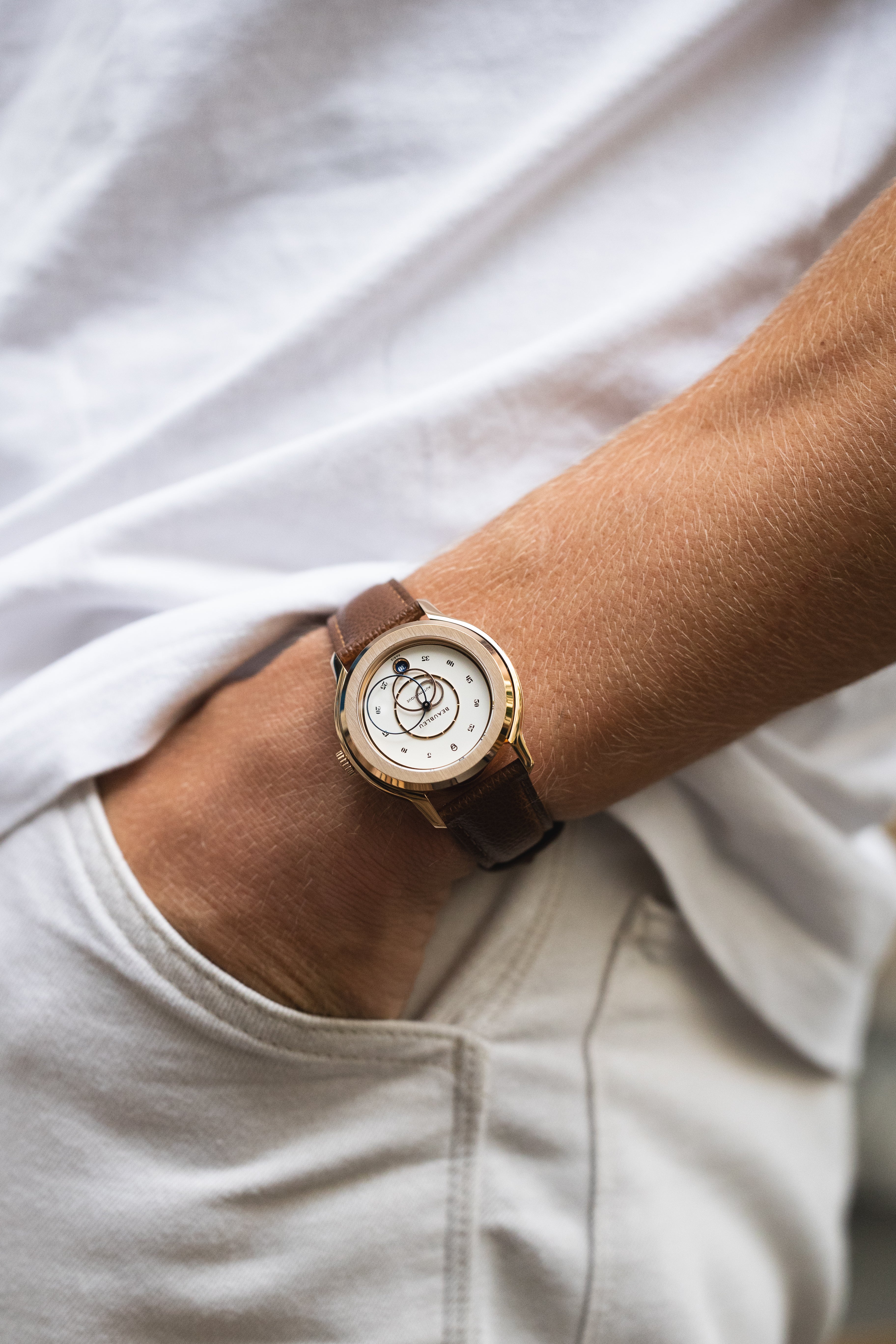 BEAUBLEU Ecce Lys Cognac - Red Army Watches