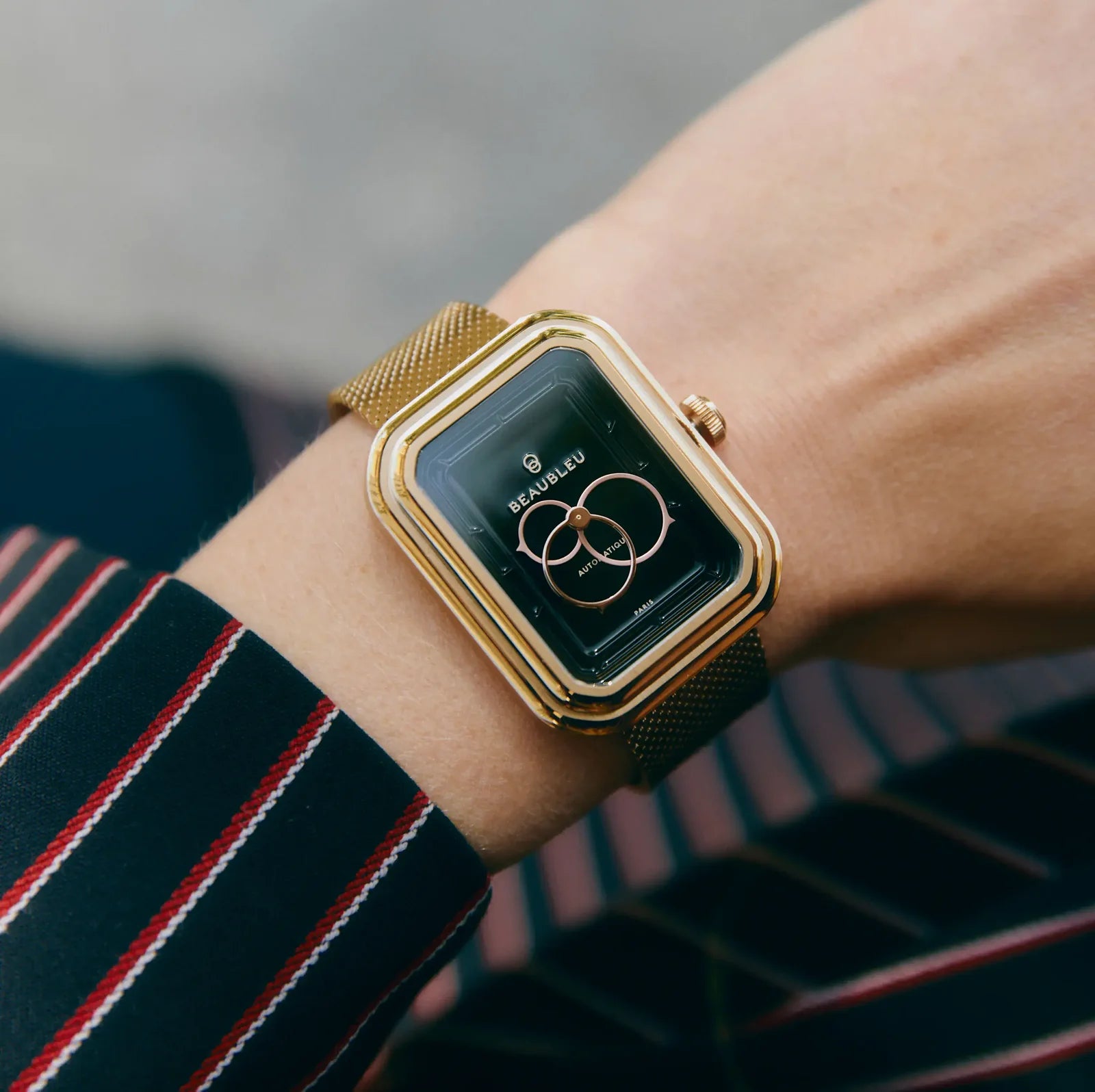 BEAUBLEU Ecce Figura Onyx - Red Army Watches