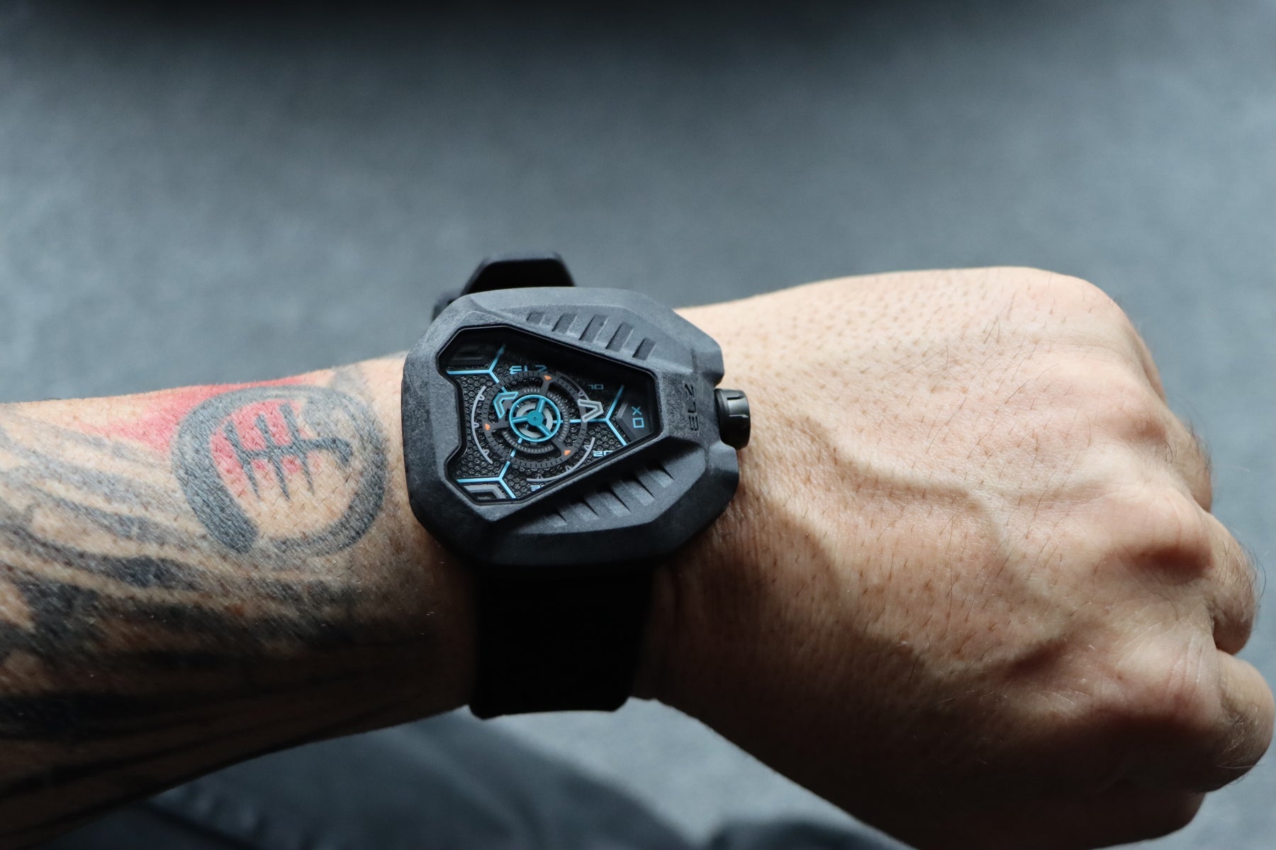 The ELECTRICIANZ Shadow Edition - Red Army Watches