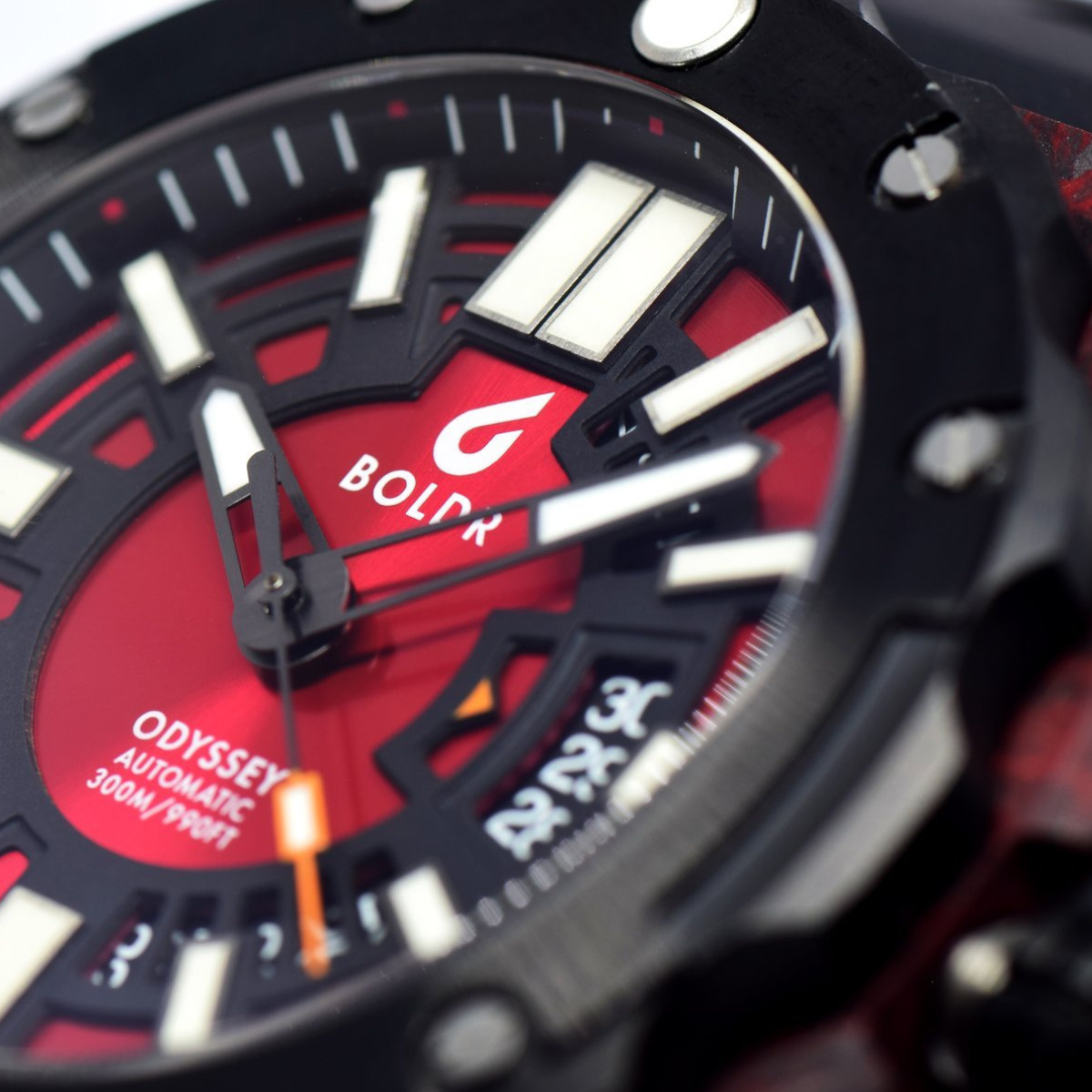 BOLDR Odyssey Carbon Red - Red Army Watches