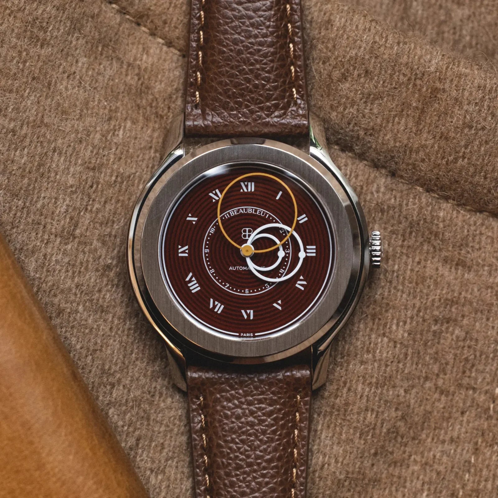 BEAUBLEU Vitruve Origine Cognac - Red Army Watches