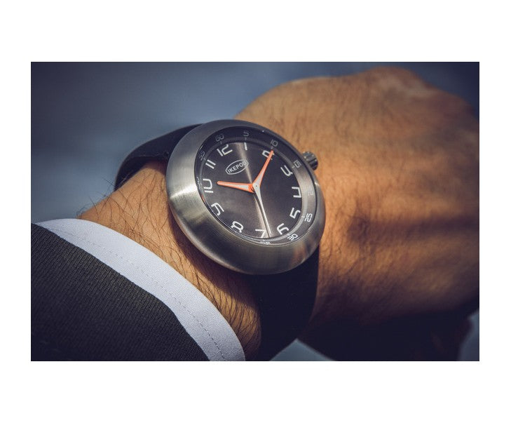 IKEPOD Megapod Alexandre - Red Army Watches