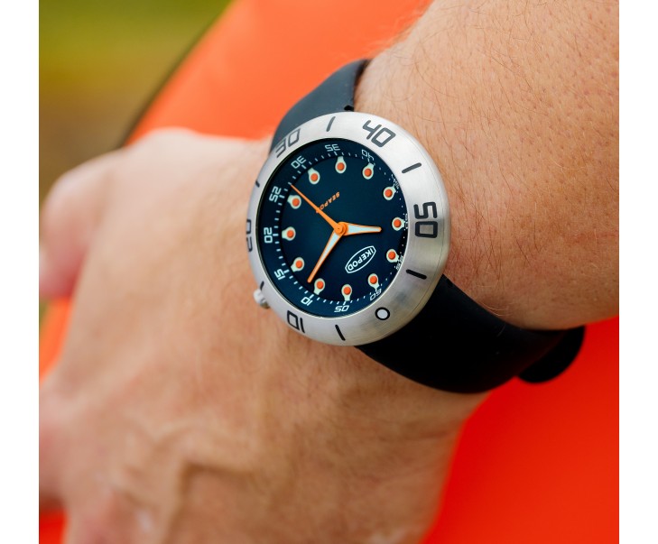 IKEPOD Seapod S001 Zale - Red Army Watches