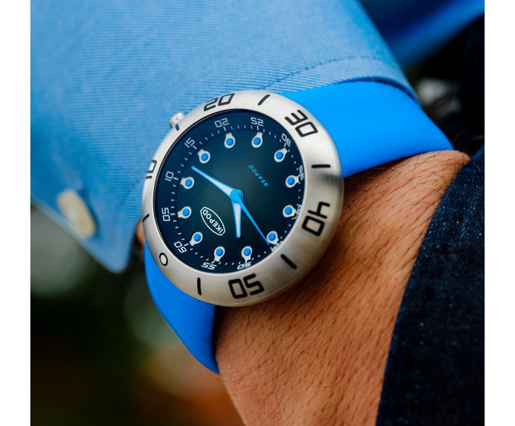 IKEPOD Seapod S002 Jacques - Red Army Watches