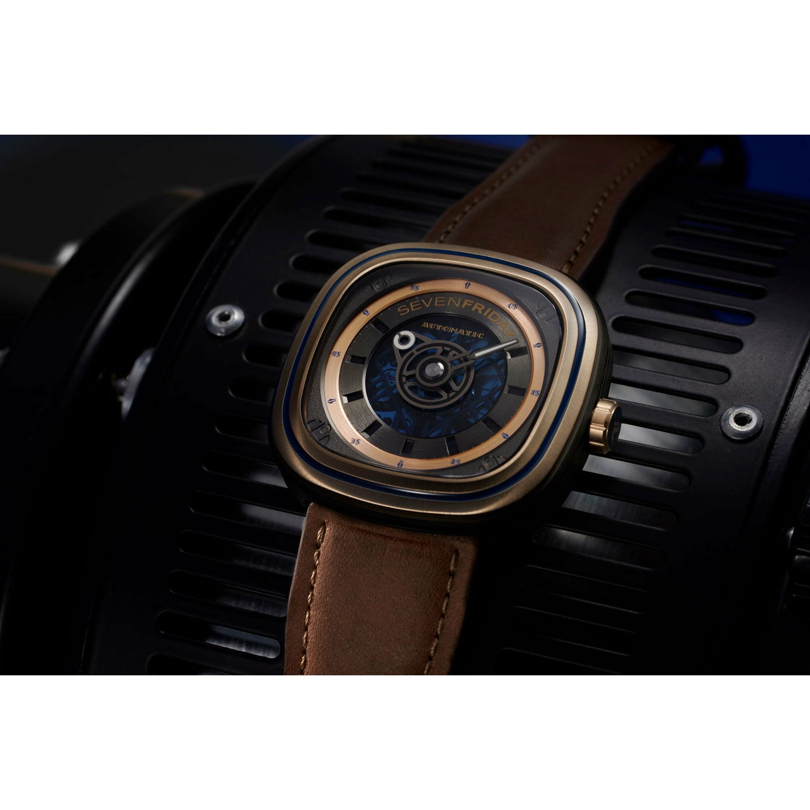 SEVENFRIDAY T2/04 "T-Art" - Red Army Watches