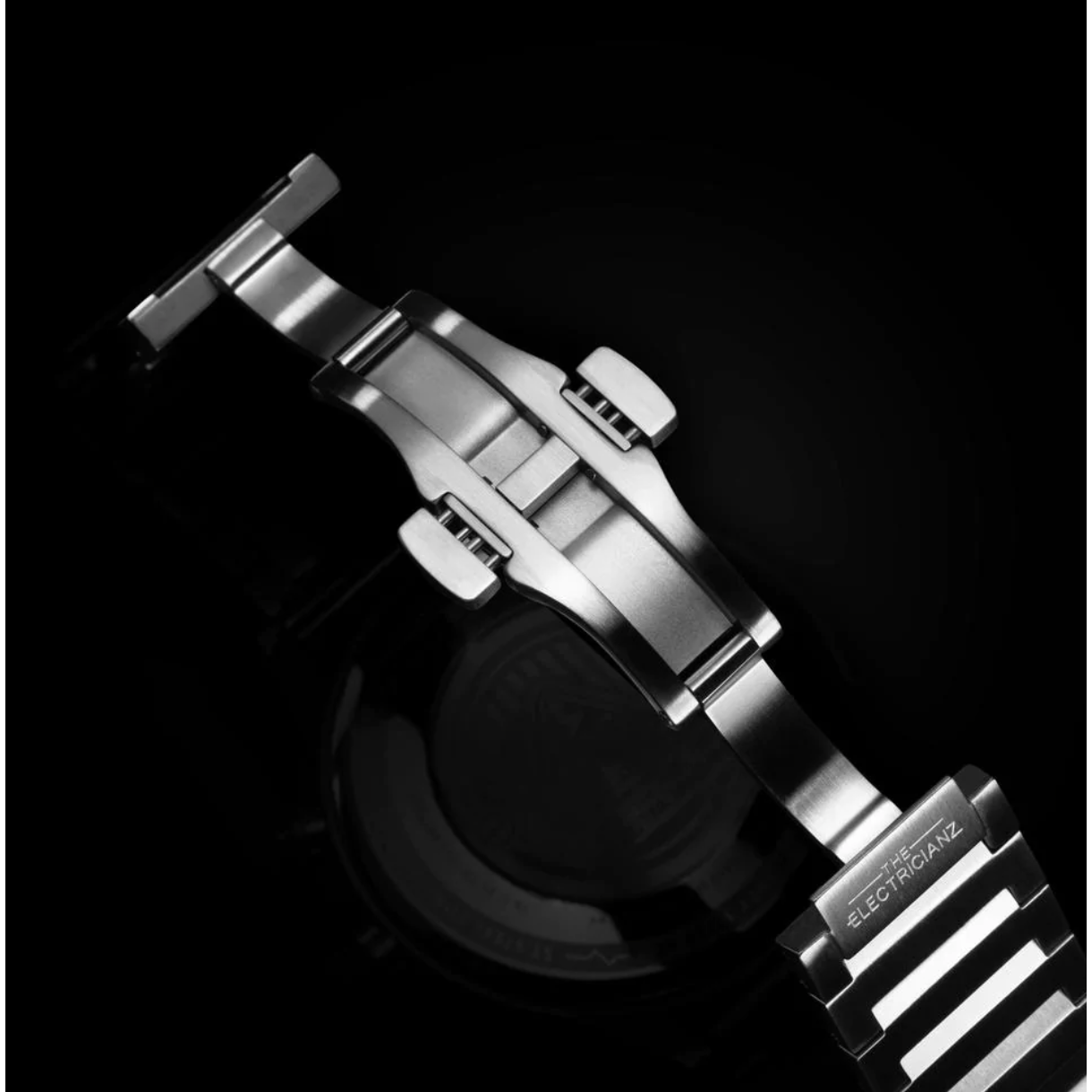 The ELECTRICIANZ Stone Z 45mm Metal - Red Army Watches