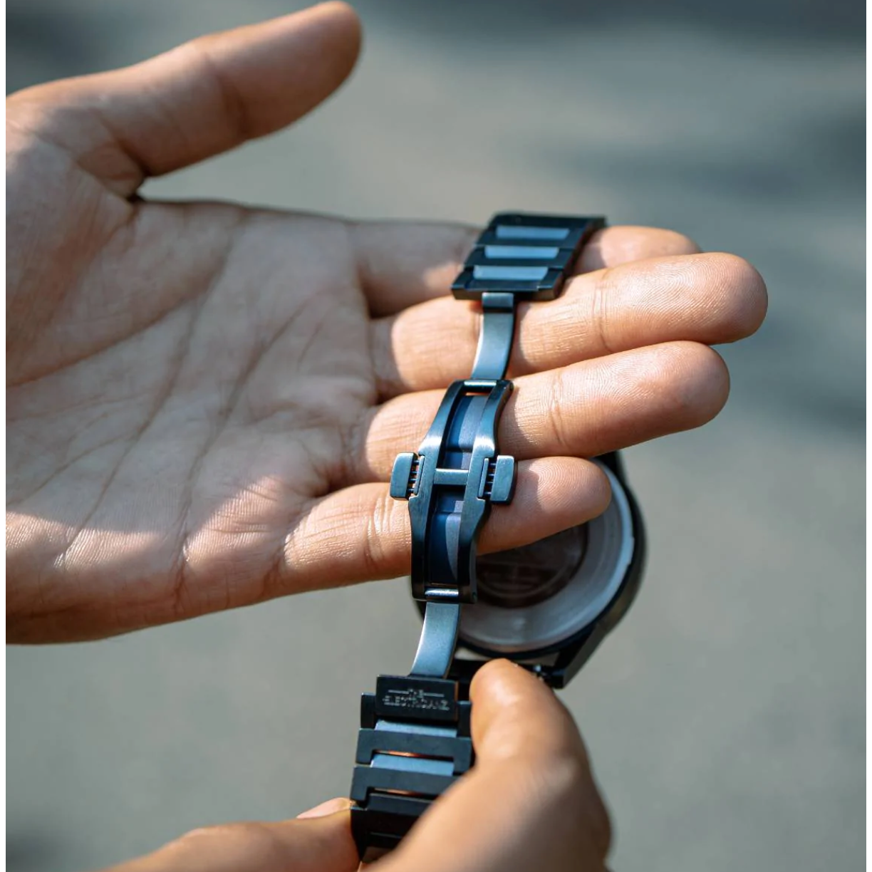 The ELECTRICIANZ Blue Z 45mm Blue Metal - Red Army Watches