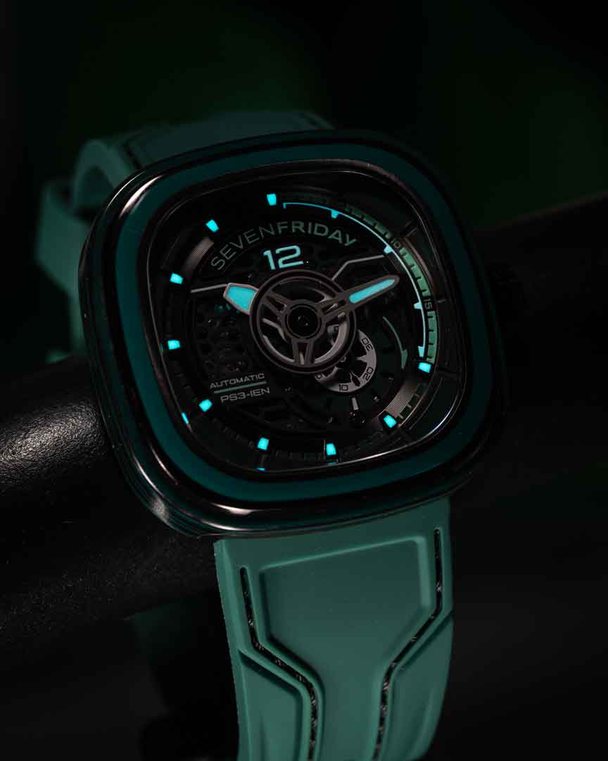 SEVENFRIDAY PS3/05 "CCG" - Red Army Watches 