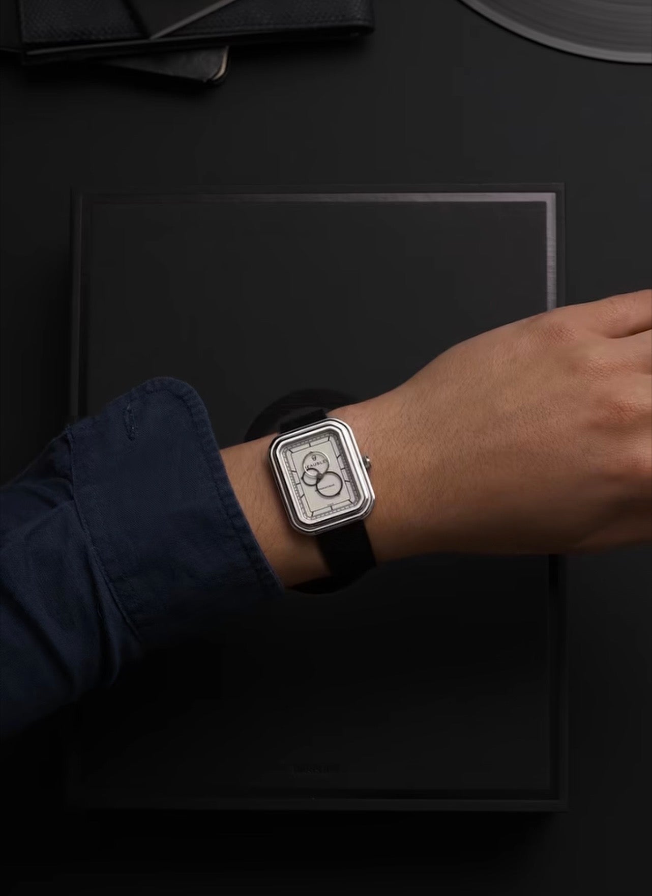 BEAUBLEU Ecce Figura Alba - Red Army Watches 