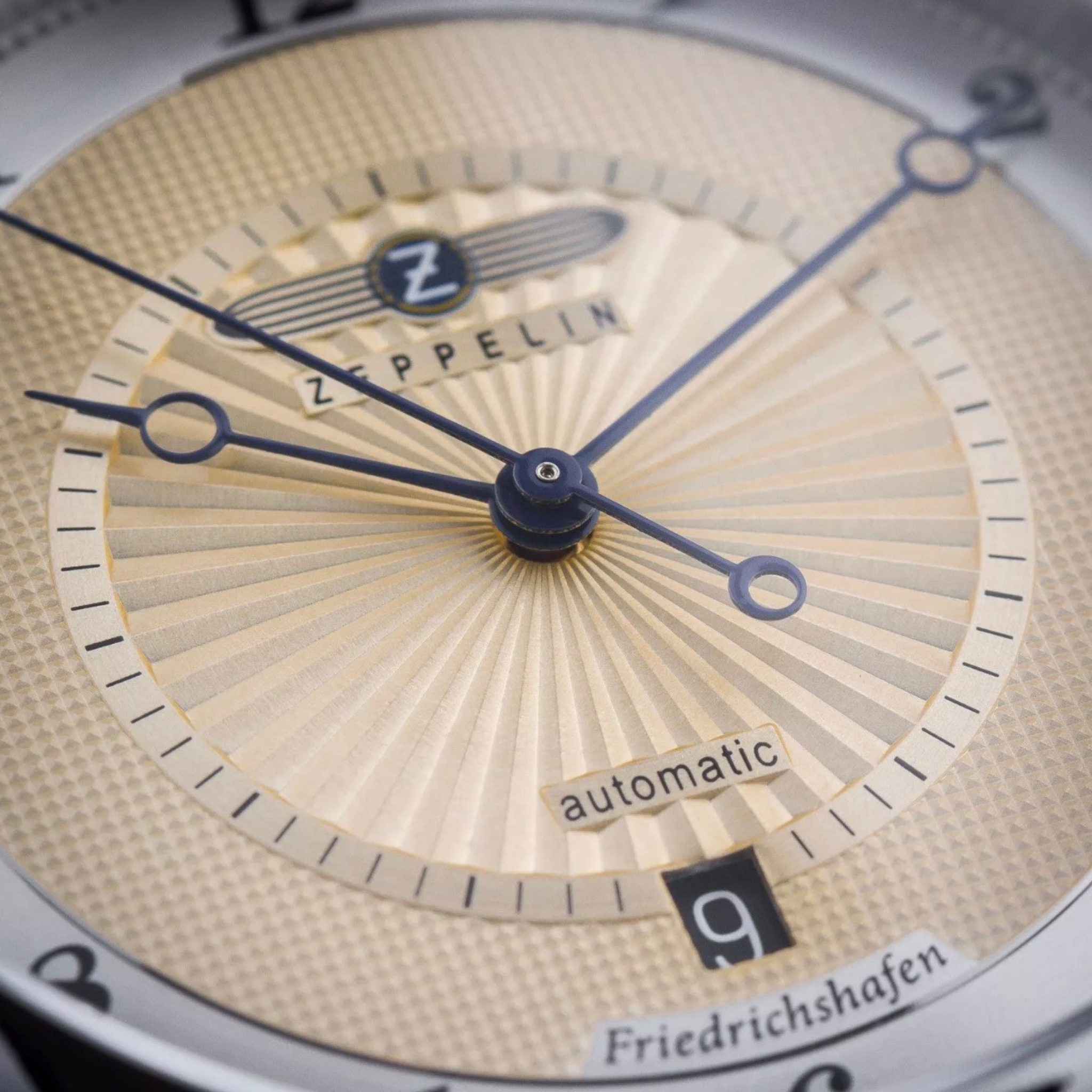 ZEPPELIN FRIEDRICHSHAFEN GOLD COLORED DIAL AUTOMATIC 8556-5