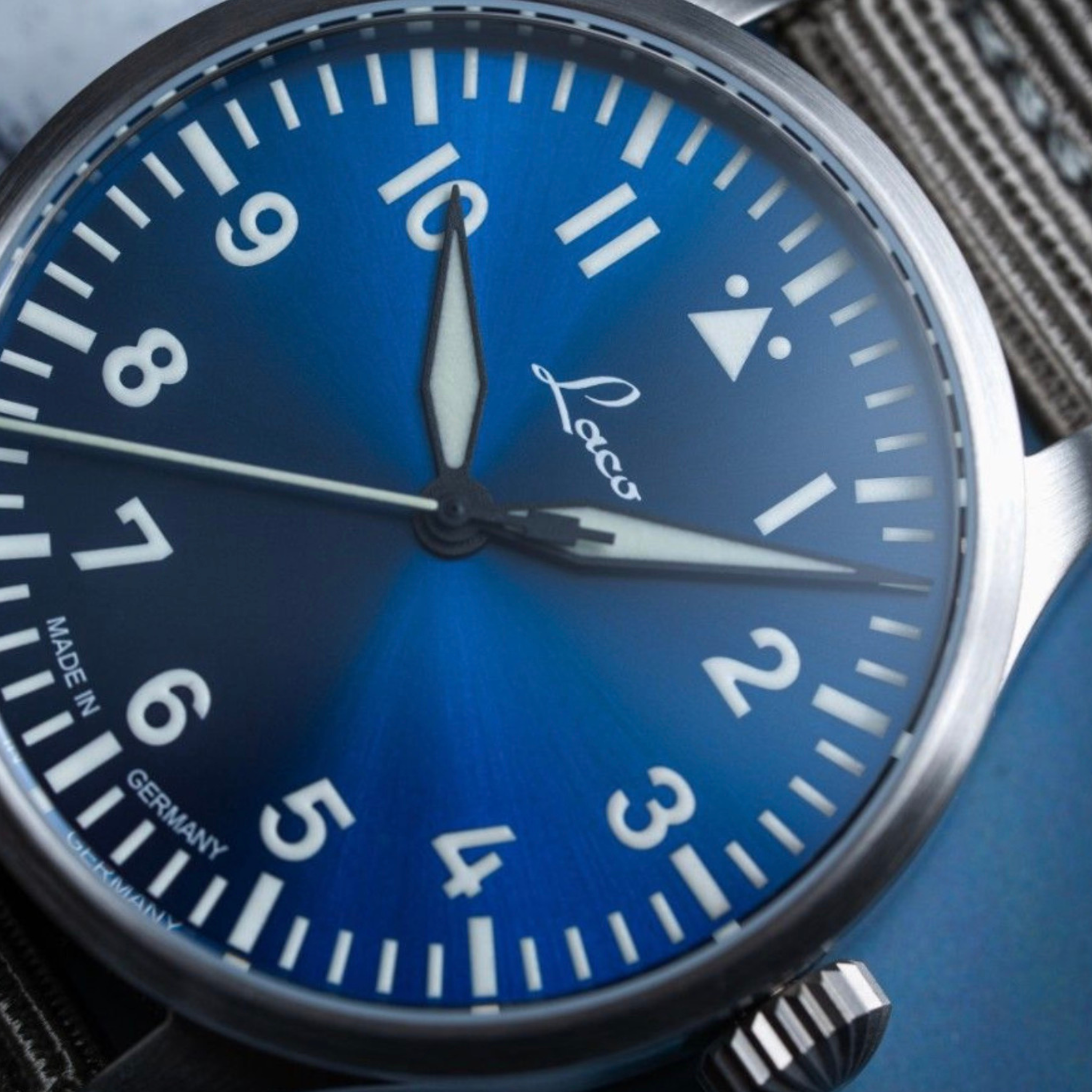 LACO PILOT WATCHES BASIC AUGSBURG BLAUE STUNDE 39 MM AUTOMATIC