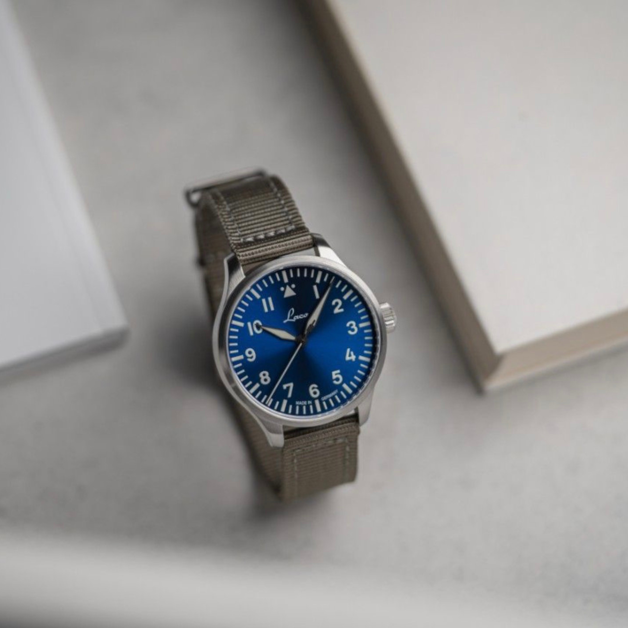 LACO PILOT WATCHES BASIC AUGSBURG BLAUE STUNDE 39 MM AUTOMATIC