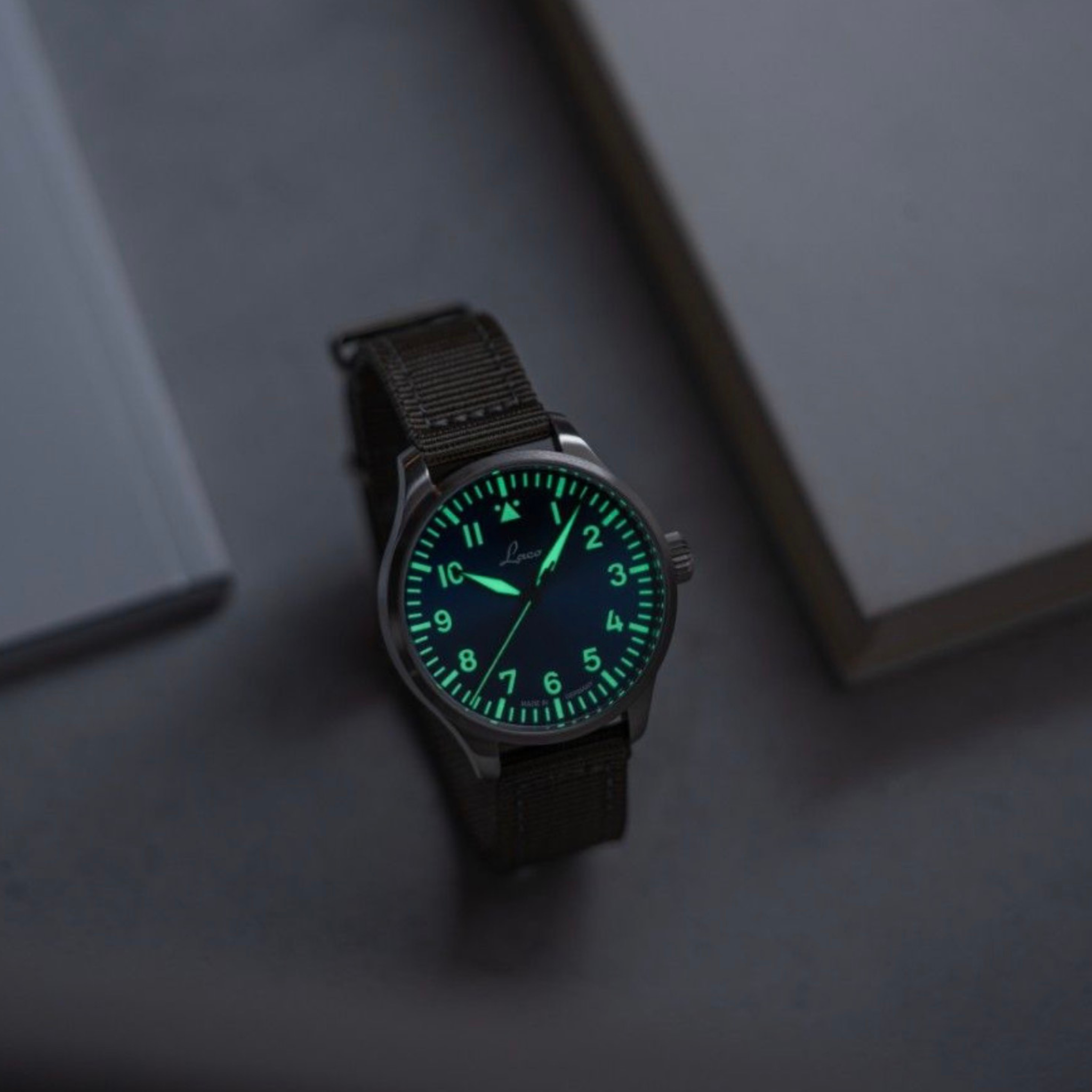 LACO PILOT WATCHES BASIC AUGSBURG BLAUE STUNDE 39 MM AUTOMATIC