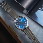 LACO PILOT WATCHES BASIC AUGSBURG BLAUE STUNDE 39 MM AUTOMATIC