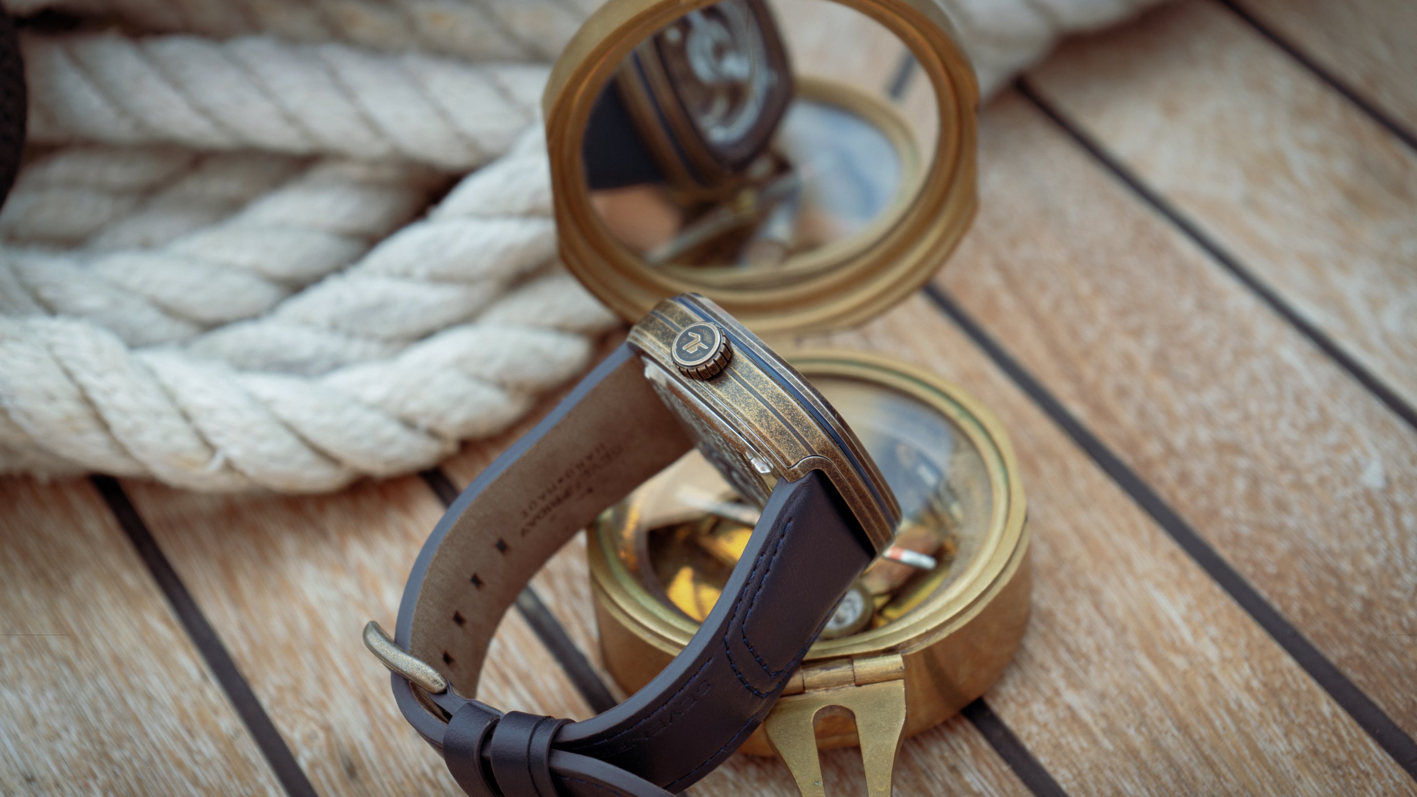 SEVENFRIDAY PS1/04 - Red Army Watches 