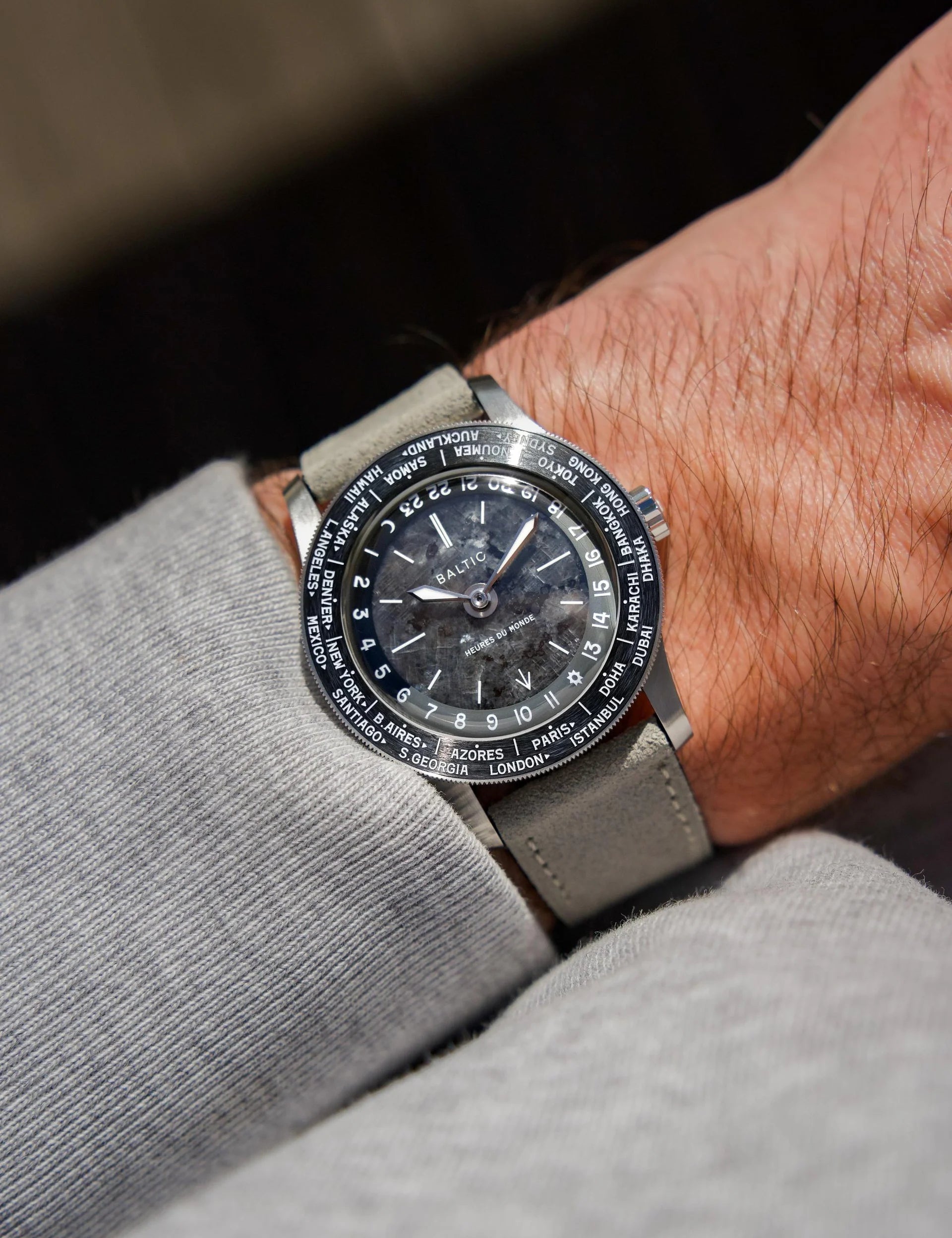 BALTIC HEURES DU MONDE WORLDTIMER - LABRADORITE - Red Army Watches 