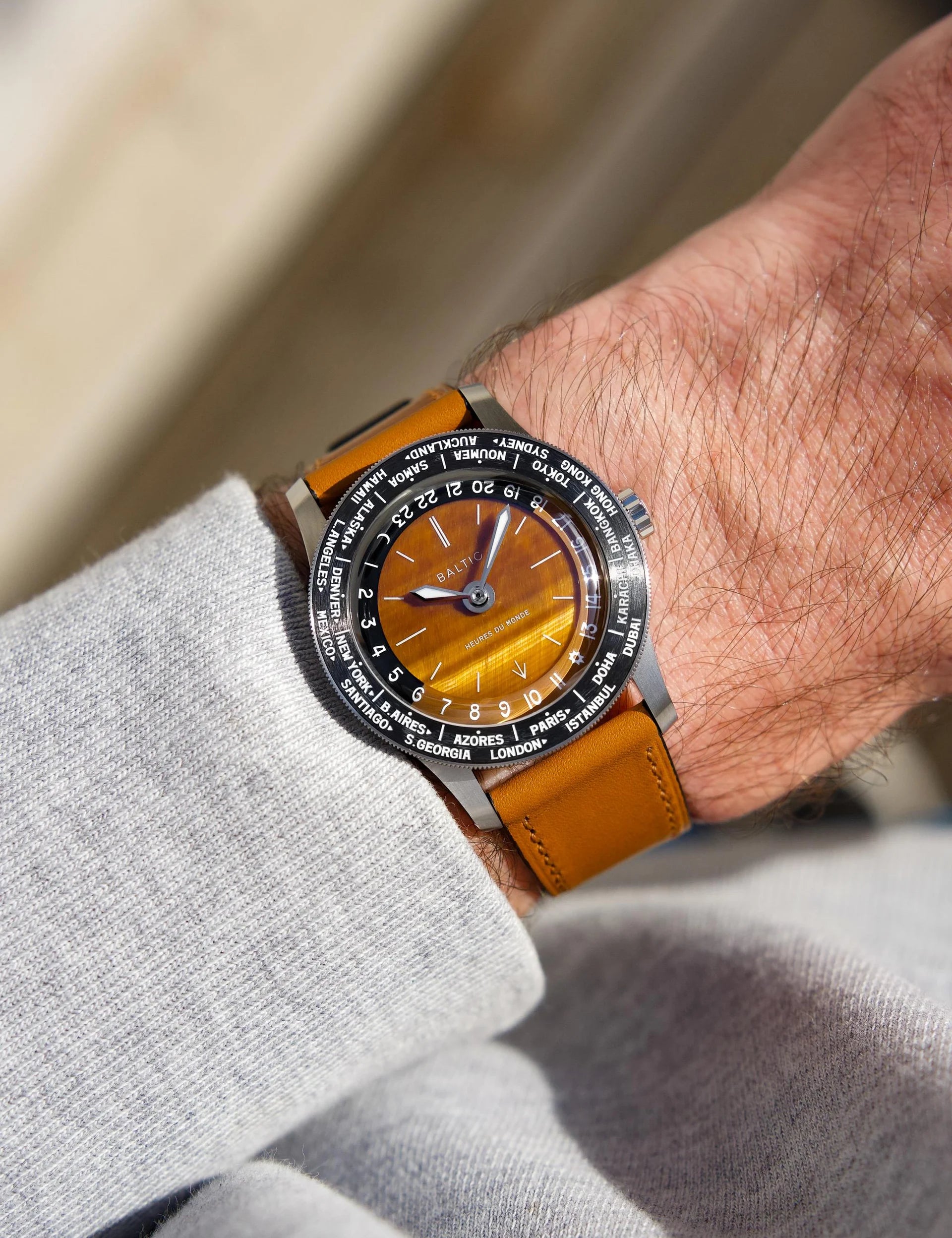 BALTIC HEURES DU MONDE WORLDTIMER - TIGER EYE - Red Army Watches 