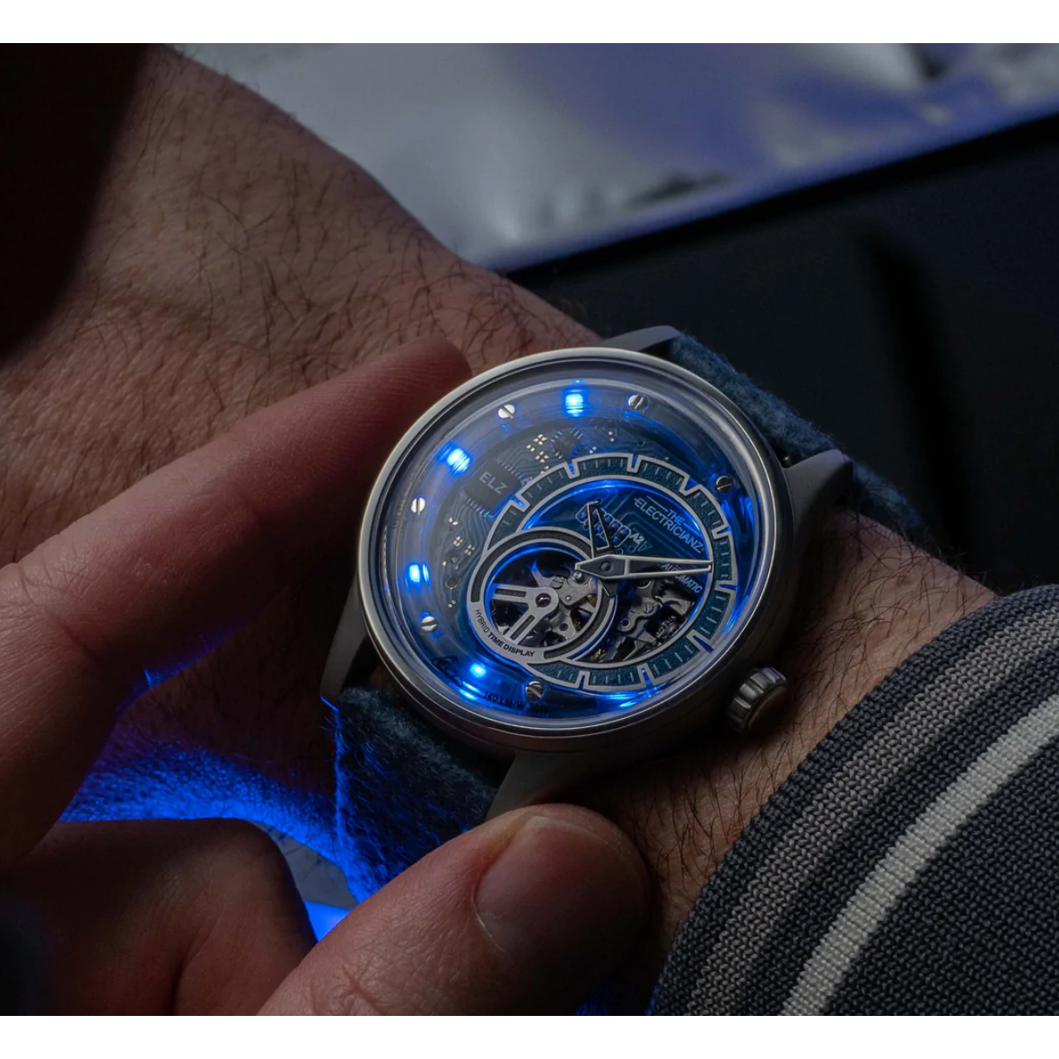 The ELECTRICIANZ Hybrid Automatic E-Blue - Red Army Watches 