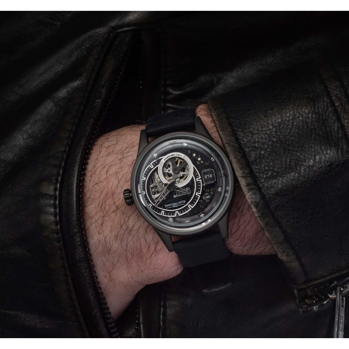 The ELECTRICIANZ Hybrid Automatic E-Gun - Red Army Watches 